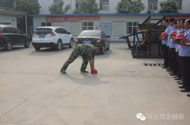 全民皆兵，來(lái)之能戰(zhàn)，戰(zhàn)之則勝【偉志鋼模板廠家】